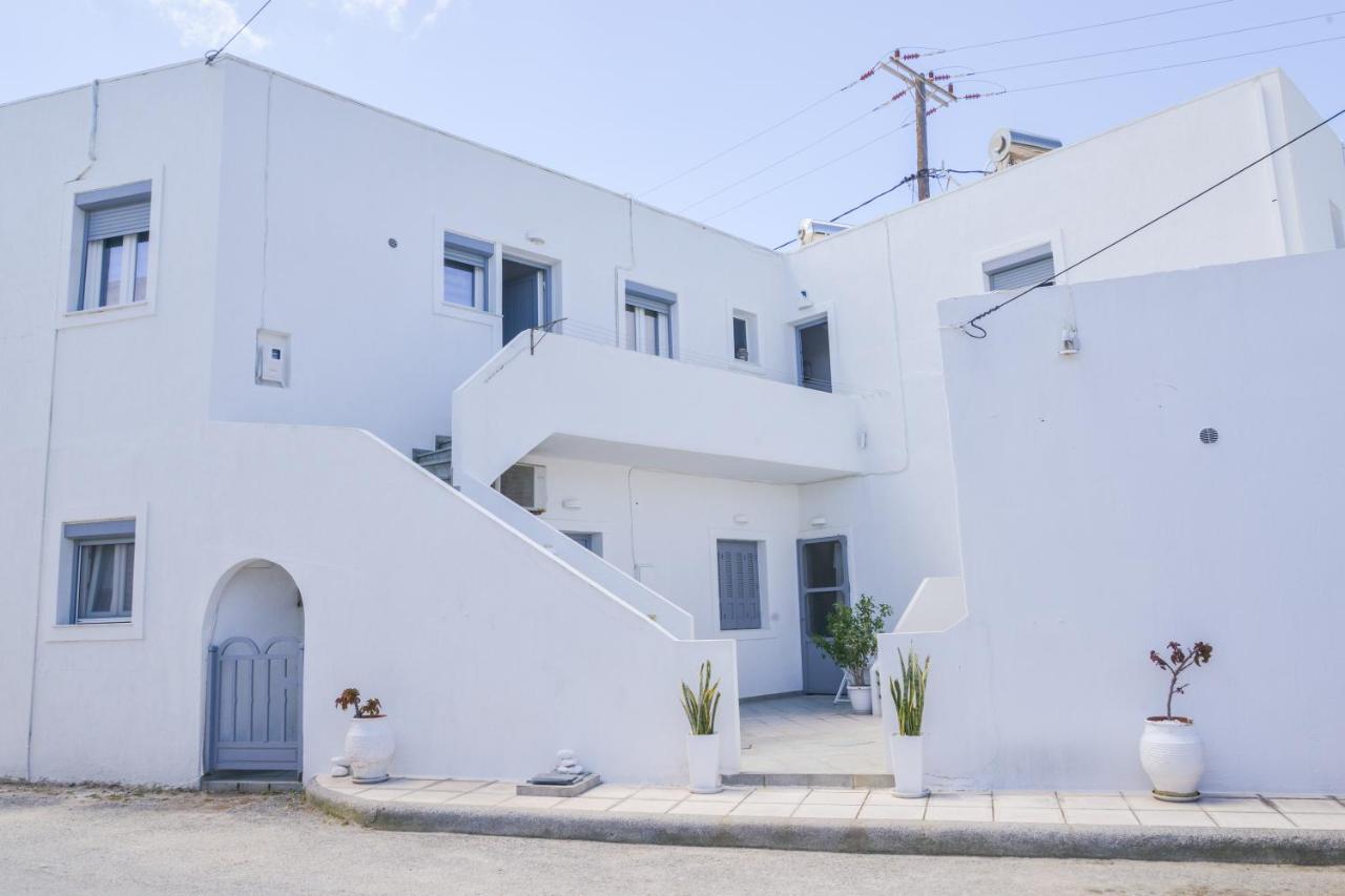 Niki Rooms Adamantas Exterior photo