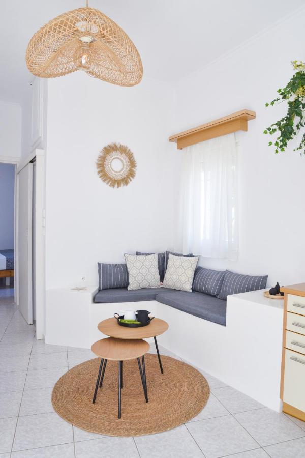 Niki Rooms Adamantas Exterior photo