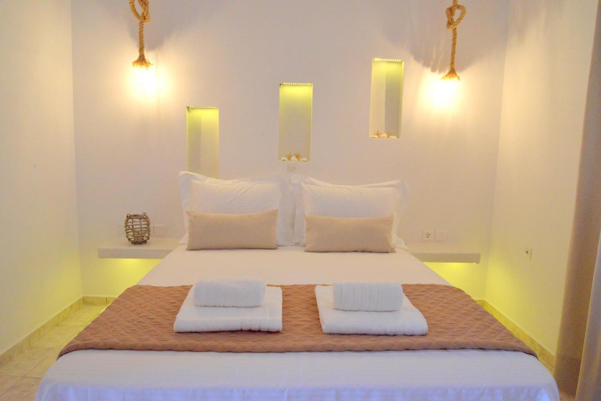 Niki Rooms Adamantas Room photo