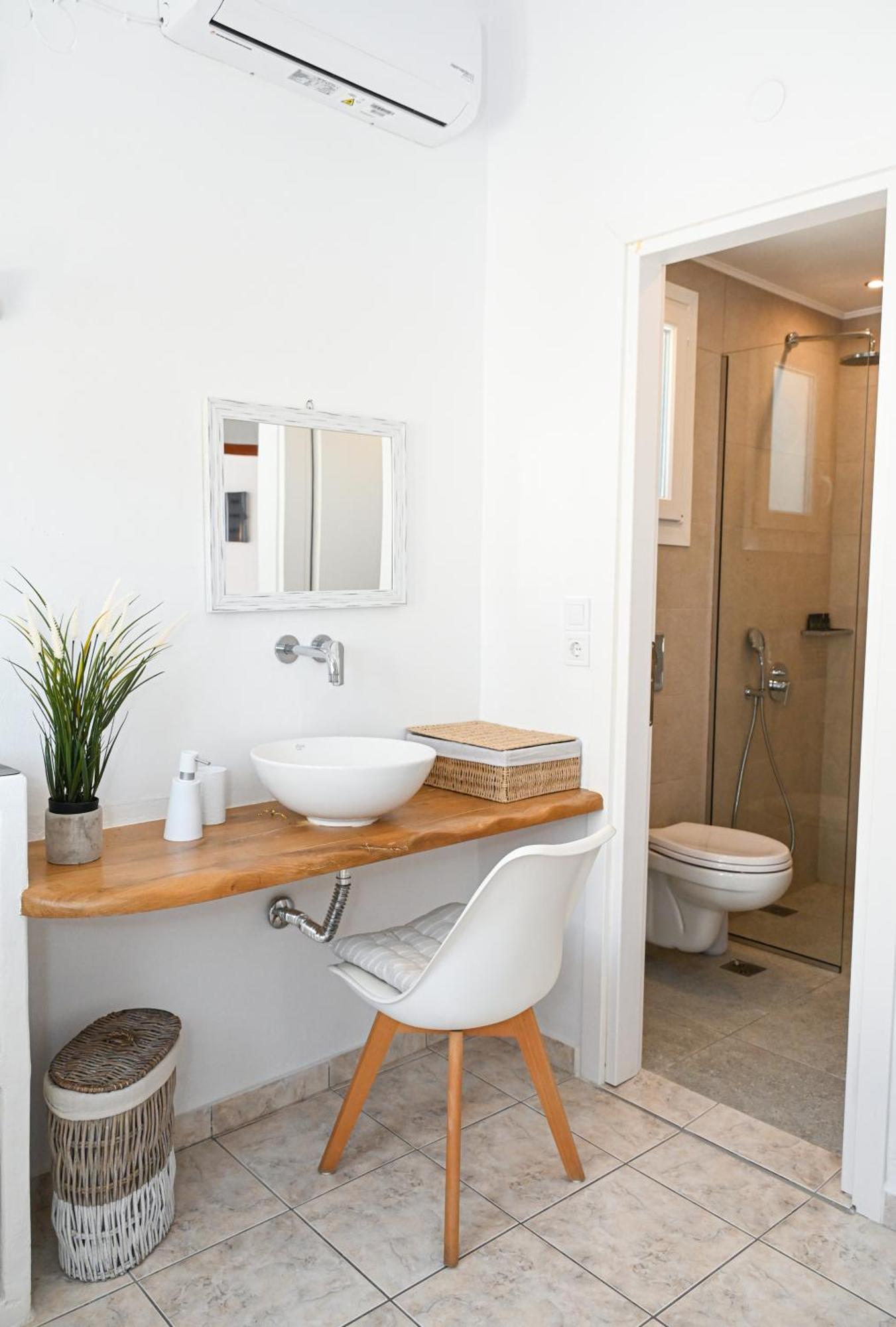 Niki Rooms Adamantas Exterior photo